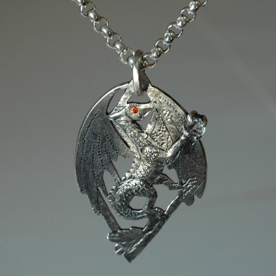 Schmuckanhänger Dragena